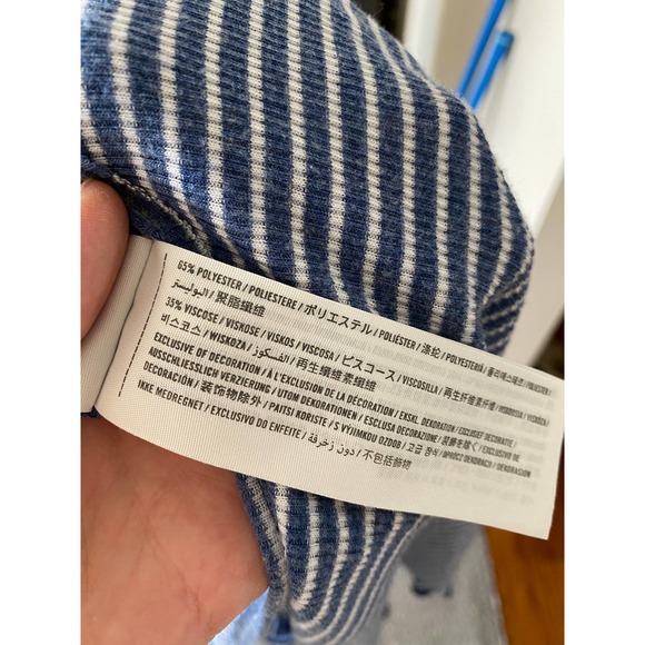 Hollister Must Have Collection blue/white striped cropped flowy tank, size XS - Picture 6 of 7